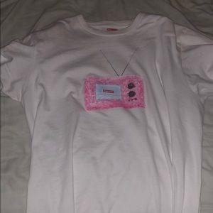 SUPREME TV TEE